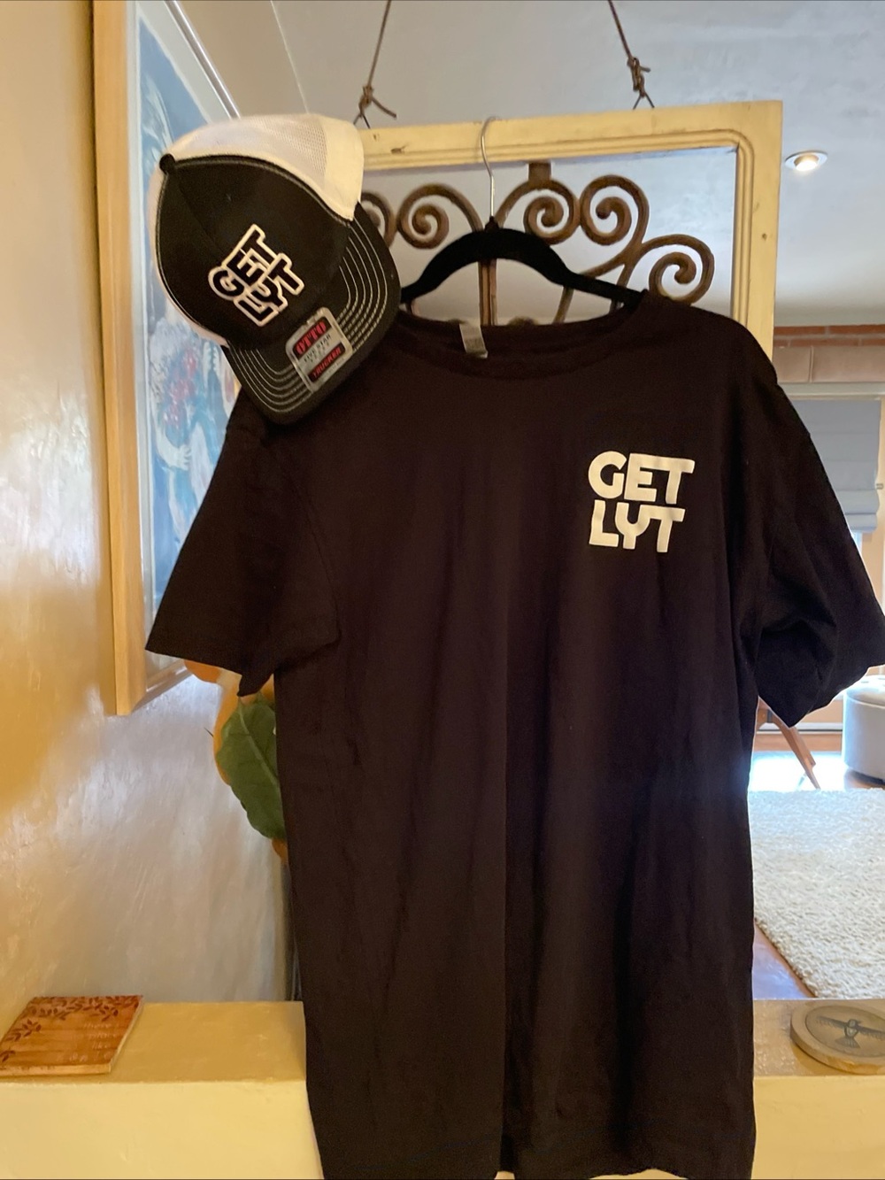 Men's Black Graphic Short Sleeve Tee